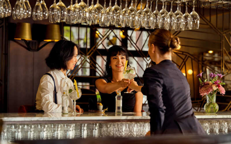 BRIDGES_Bar(Michael Graste) (1)